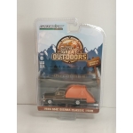 Greenlight 1:64 GMC Sierra Classic 1500 1986 with Modern Truck Bed Tent